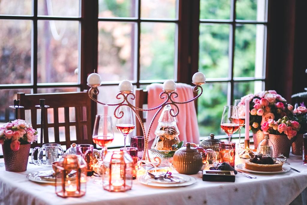 Elegant pastries and petit fours